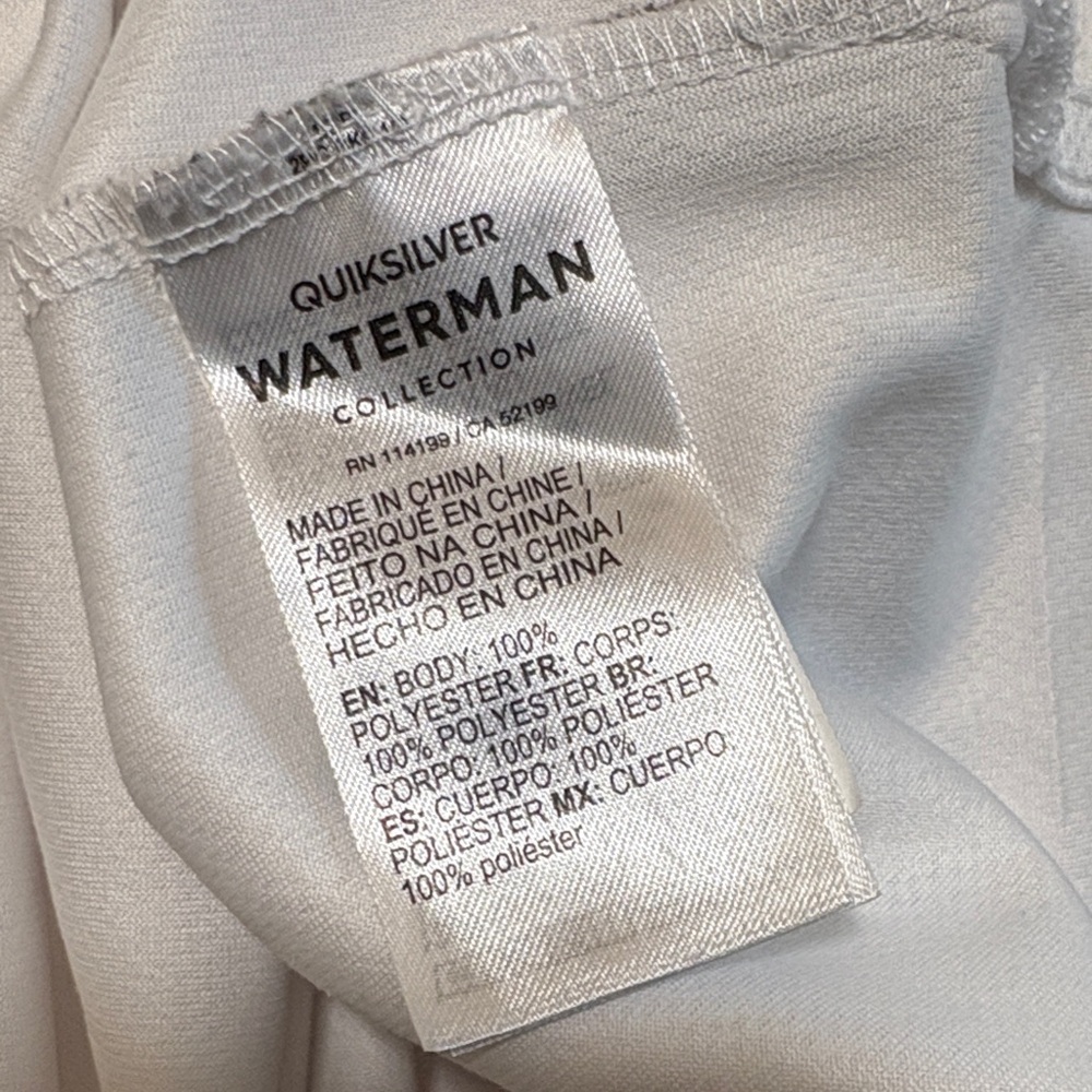Quiksilver Men's Classic White Polo in EUC - Picture 6 of 7